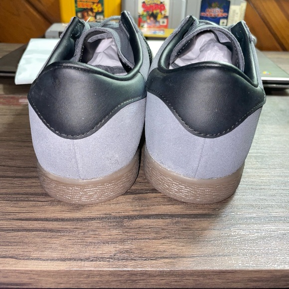 adidas TAPI Suede Gum Sole Sneakers Gray/ Black NWT Size 8.5 - Picture 4 of 12